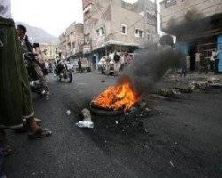 Tribesmen seize government buildings in Sanaa