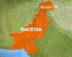 Dozens killed in raid on Pakistan troops