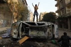 Egypt in turmoil as cabinet offers to quit 