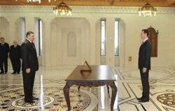 Syrian PM defects from Assad government