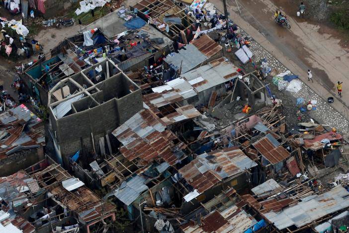 Hurricane Matthew: Haiti battles cholera outbreak