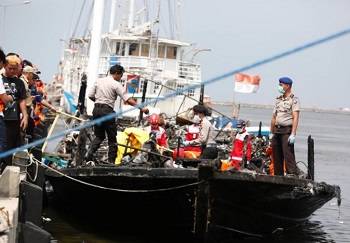 More than 20 killed, dozens injured after fire on Indonesian tourist boat
