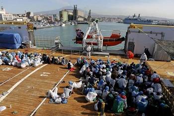 130 migrants apprehended off Turkey
