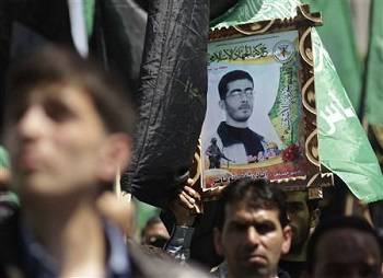 Hamas armed wing warns Israel over prisoner demands