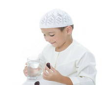 كيف نربي أبناءنا في رمضان؟ 