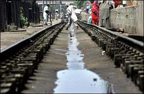 Three Die in Pakistan Train Crash 