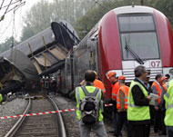 Ten killed in France train crash