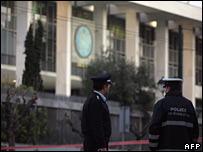 Rocket hits US embassy in Athens