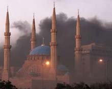 Protesters barricade Beirut roads 