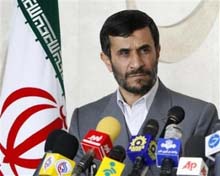 Ahmadinejad dismisses US threats