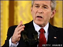 Bush maintains pressure on Iran 