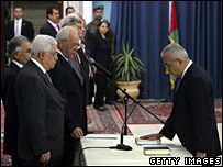 New Palestinian cabinet sworn in 