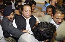 Pakistan deports Nawaz Sharif on return