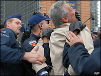 Arrests at Brussels Islam protest