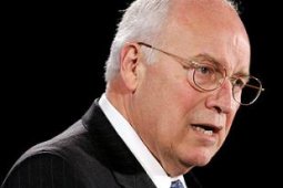 Cheney warns Iran on nuclear issue   