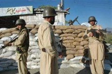 Fighting rages in Pakistan province   