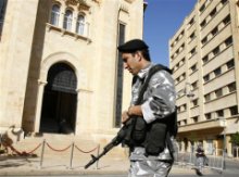 Lebanon in void, president leaves palace vacant