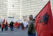 Final bid for Kosovo compromise  