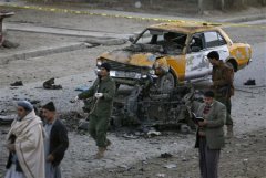 Suicide bomber kills 13 in Kabul