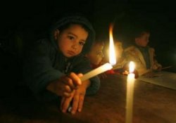 Israel keeps up raids amid blackout   