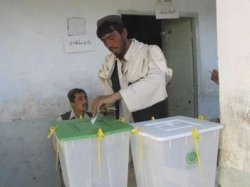 Pakistan votes amid tight security   