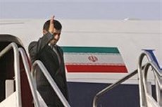 Ahmadinejad in historic Iraq visit    