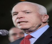 McCain makes surprise Iraq visit   