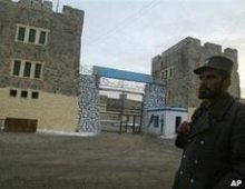 Shooting rocks main Afghan prison  