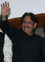 Pakistan chief justice released   