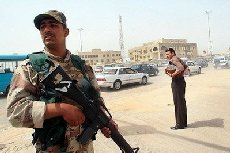 Iraqi forces clash with Mahdi Army   