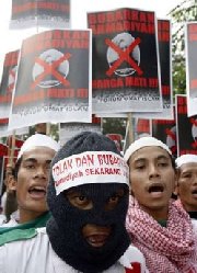 Indonesians demand ban on Ahmadiyya sect  