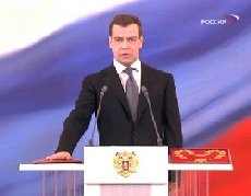 Medvedev sworn in as Russian president  