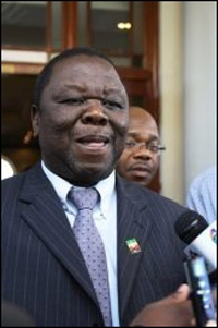 Tsvangirai to fight Mugabe in Zimbabwe election runoff