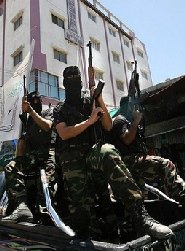 Hamas hunts down Fatah activists after Gaza bombing