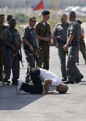 Israel frees Palestinian prisoners 