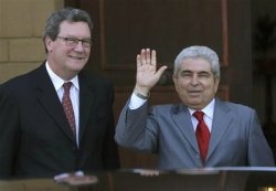 Cypriot leaders begin peace talks 