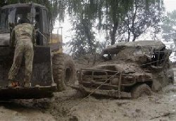 Hundreds feared missing after China mudslide