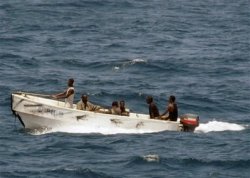 Somali pirates free Filipino crew 