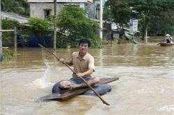 Seven die in Vietnam flash floods 