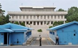 Koreas hold rare military talks 