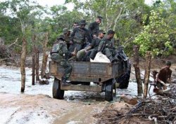 Heavy fighting as Sri Lanka troops near rebel capital