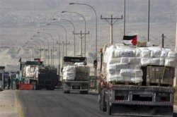 Israel allows limited aid into Gaza 