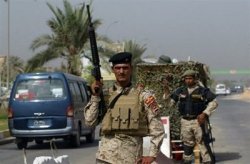 Blasts target Iraqi police recruits 