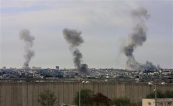 Israeli missiles target Gaza, 195 dead 