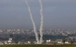 Hamas says to fight Israeli soldiers still in Gazan land