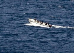 Somali pirates release arms ship 