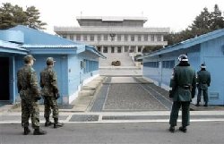 Generals hold talks at Korea border 