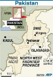 Pakistan army battles Swat Taliban 