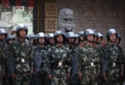 Troops flood Urumqi