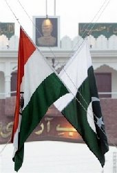 Indian and Pakistani PMs hold talks 